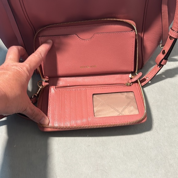 Michael kors purse and wallet - Picture 4 of 4